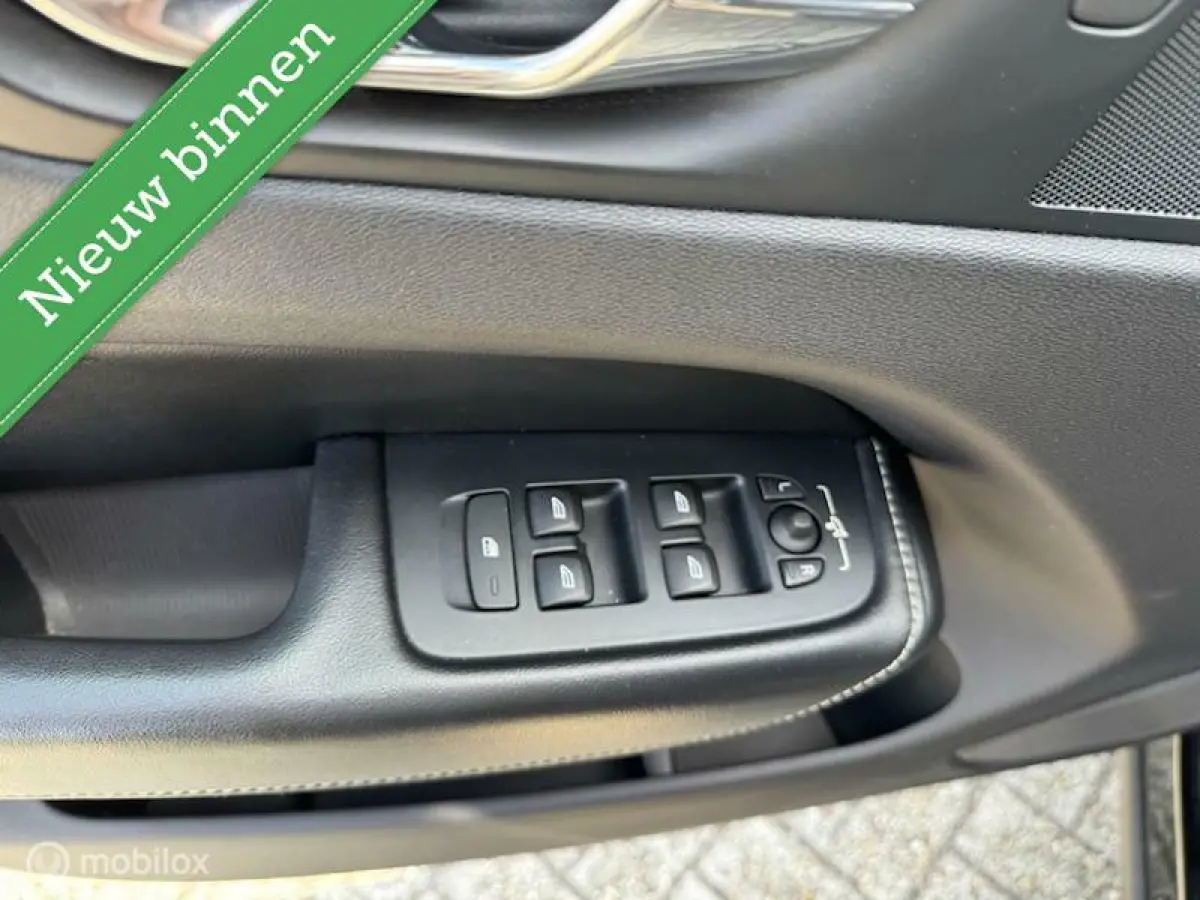 2.0 T5 AWD R-Design pol+ luchtvering pano dak