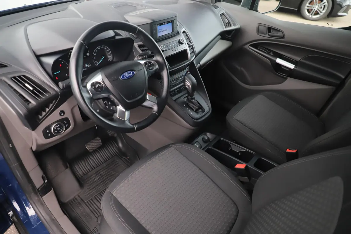 1.5 EcoBlue L1 Automaat Hondenauto Ventilatie Achterin Hondentransport Radio Bluetooth Airco Cruise Voorruitverwarming Inrichting voor Beesten