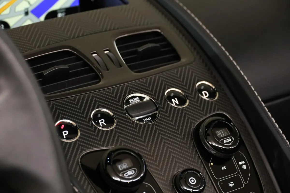 6.0 V12 2+2|CarbonBlack|Ceramic|