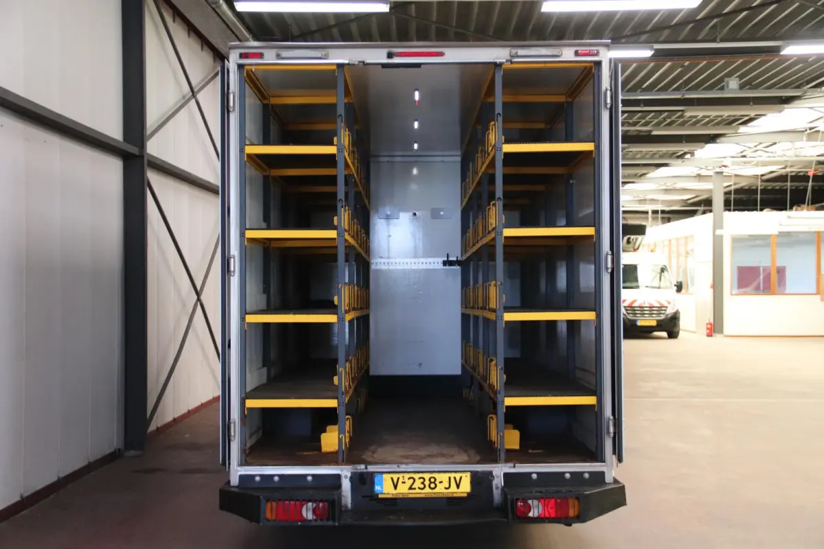 2.3 dCi AUTOMAAT LOWLINER VERKOOPWAGEN Lange Versie