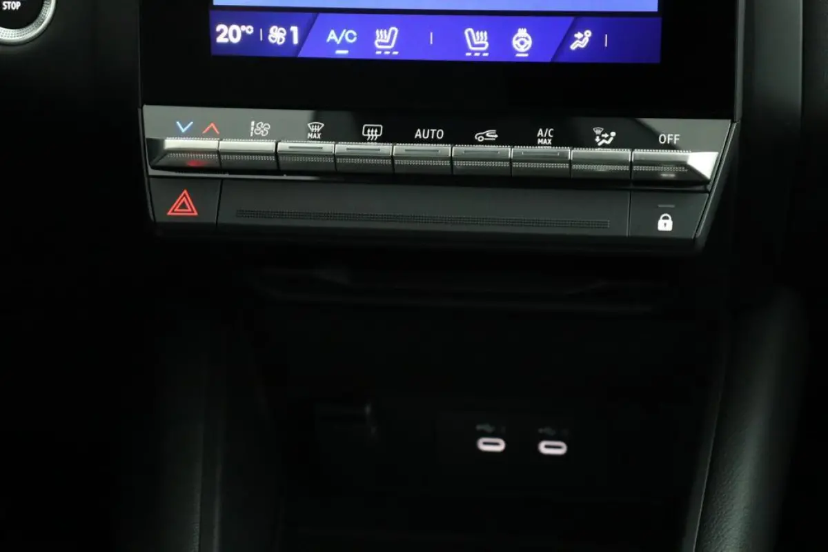 techno E-Tech full hybrid 145 | Adapt. Cruise | Stoel- & Stuurverw. | El. achterklep |