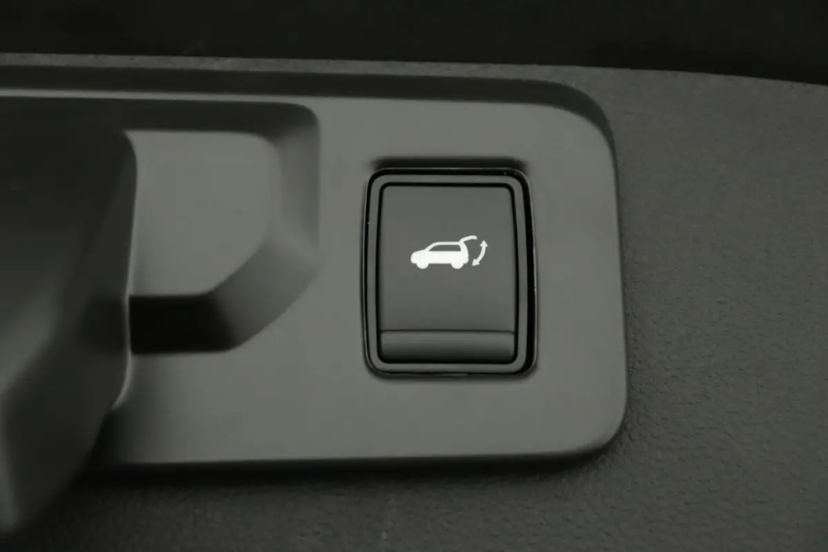 techno E-Tech full hybrid 145 | Adapt. Cruise | Stoel- & Stuurverw. | El. achterklep |