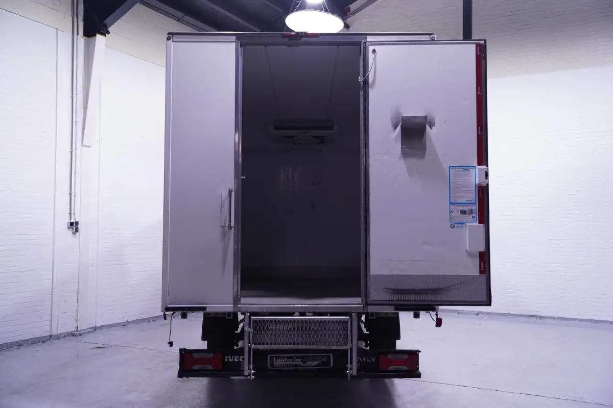 35S14 140 pk Aut. Koelauto-vries Bakwagen Automaat Airco, Apple Carplay, LxBxH 400x206x210 cm, 2-Zits