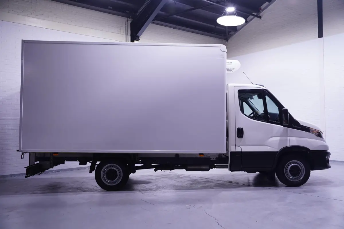 35S14 140 pk Aut. Koelauto-vries Bakwagen Automaat Airco, Apple Carplay, LxBxH 400x206x210 cm, 2-Zits