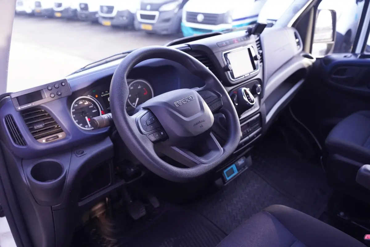 35S14 140 pk Aut. Koelauto-vries Bakwagen Automaat Airco, Apple Carplay, LxBxH 400x206x210 cm, 2-Zits