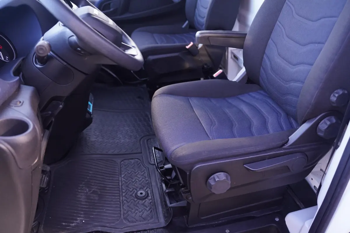 35S14 140 pk Aut. Koelauto-vries Bakwagen Automaat Airco, Apple Carplay, LxBxH 400x206x210 cm, 2-Zits