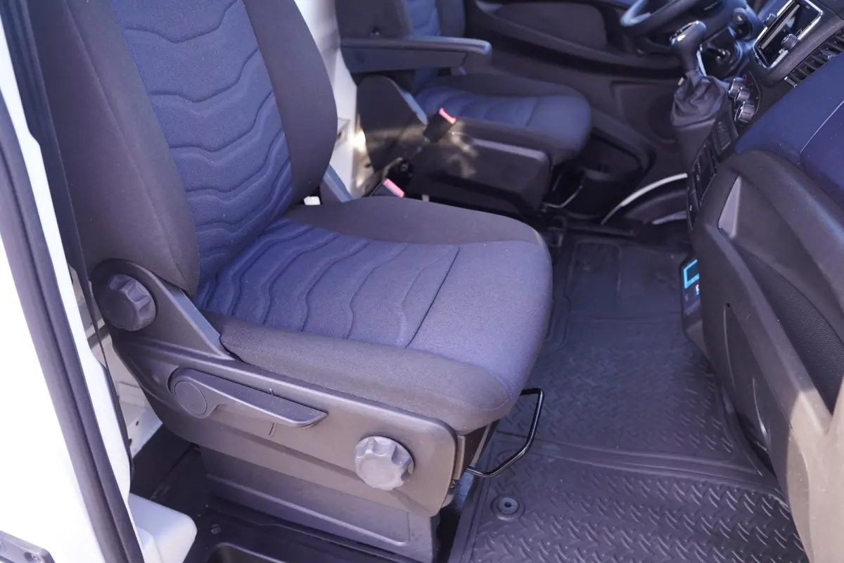 35S14 140 pk Aut. Koelauto-vries Bakwagen Automaat Airco, Apple Carplay, LxBxH 400x206x210 cm, 2-Zits
