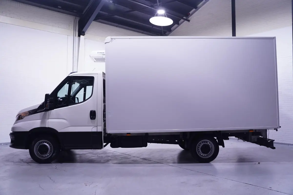 35S14 140 pk Aut. Koelauto-vries Bakwagen Automaat Airco, Apple Carplay, LxBxH 400x206x210 cm, 2-Zits