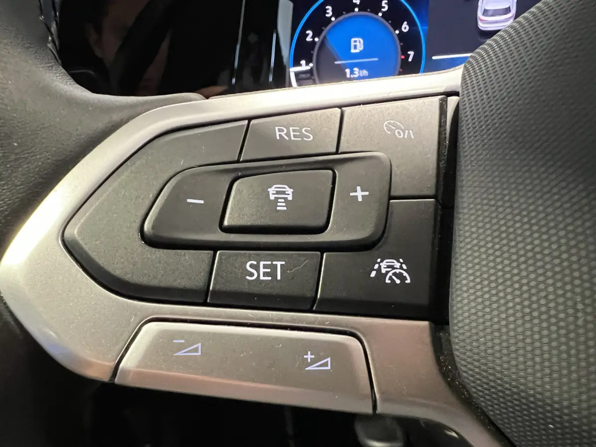 1.0 eTSI Life | Navigatie/Android/Apple Carplay | LM Velgen 16" | Cruise Control Adaptief | Voorstoelen Verwarmd | Airco |