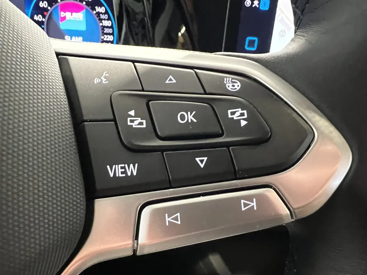 1.0 eTSI Life | Navigatie/Android/Apple Carplay | LM Velgen 16" | Cruise Control Adaptief | Voorstoelen Verwarmd | Airco |