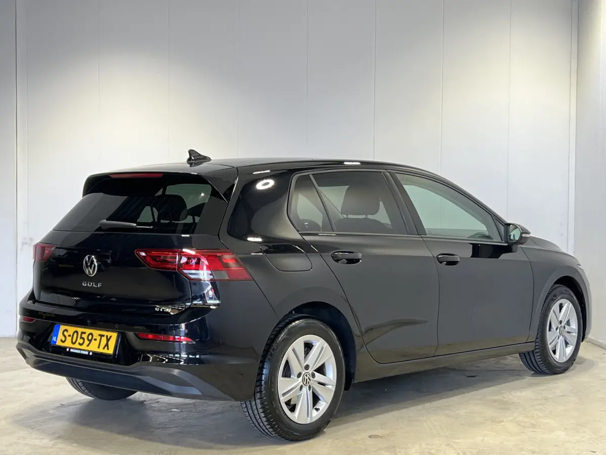 1.0 eTSI Life | Navigatie/Android/Apple Carplay | LM Velgen 16" | Cruise Control Adaptief | Voorstoelen Verwarmd | Airco |