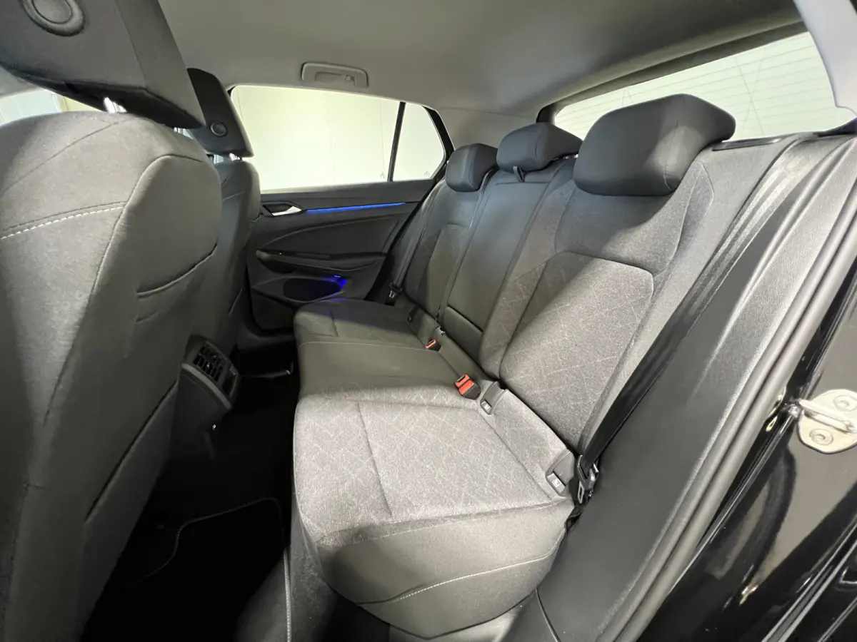 1.0 eTSI Life | Navigatie/Android/Apple Carplay | LM Velgen 16" | Cruise Control Adaptief | Voorstoelen Verwarmd | Airco |