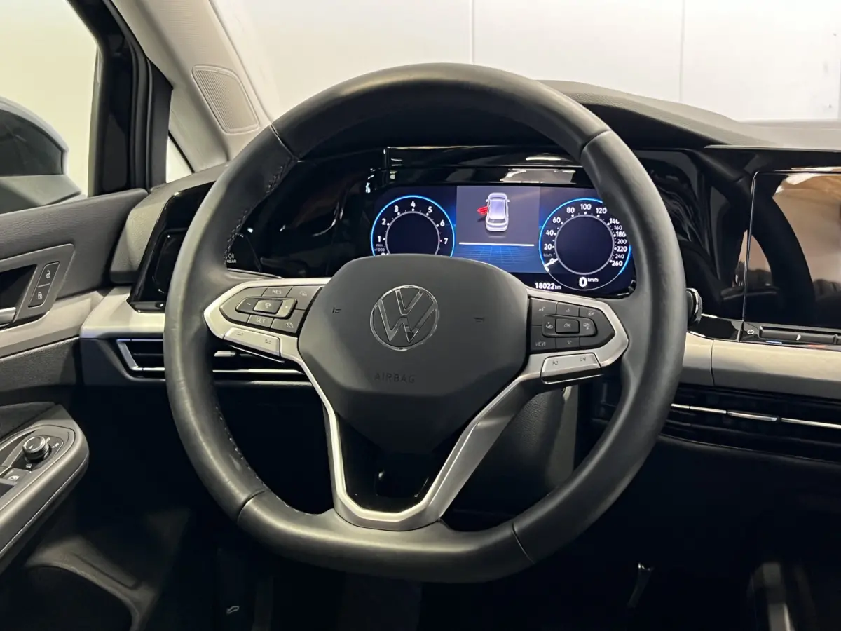1.0 eTSI Life | Navigatie/Android/Apple Carplay | LM Velgen 16" | Cruise Control Adaptief | Voorstoelen Verwarmd | Airco |
