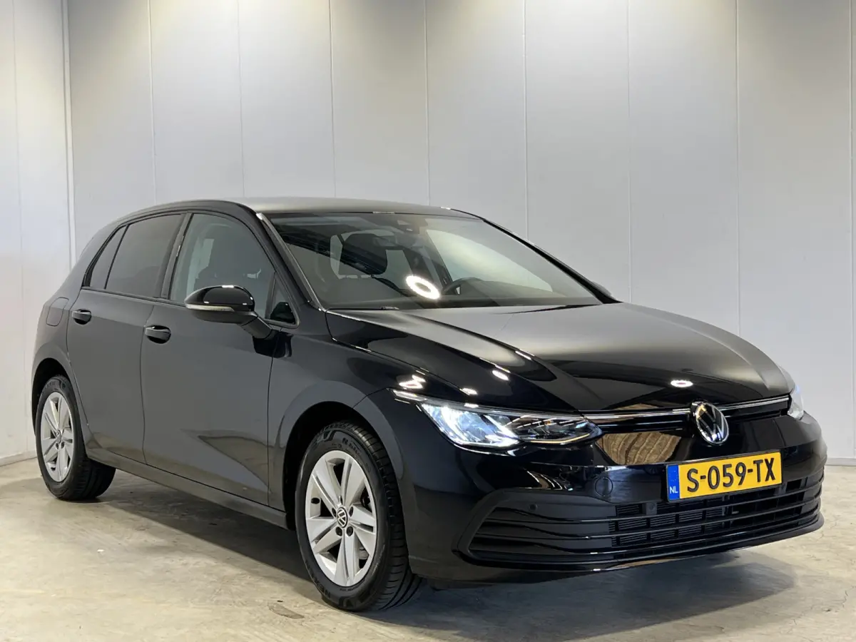 1.0 eTSI Life | Navigatie/Android/Apple Carplay | LM Velgen 16" | Cruise Control Adaptief | Voorstoelen Verwarmd | Airco |