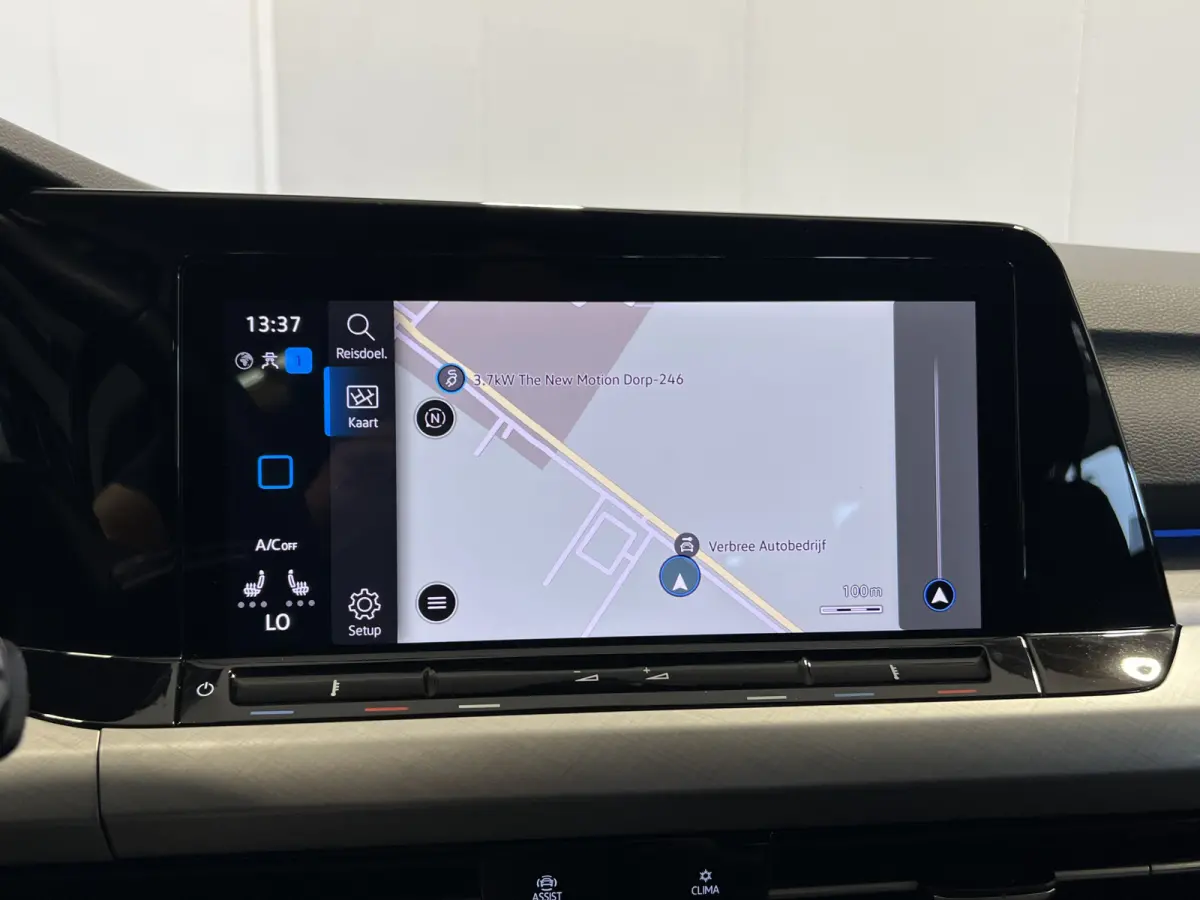 1.0 eTSI Life | Navigatie/Android/Apple Carplay | LM Velgen 16" | Cruise Control Adaptief | Voorstoelen Verwarmd | Airco |