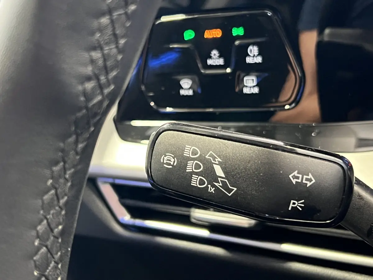 1.0 eTSI Life | Navigatie/Android/Apple Carplay | LM Velgen 16" | Cruise Control Adaptief | Voorstoelen Verwarmd | Airco |