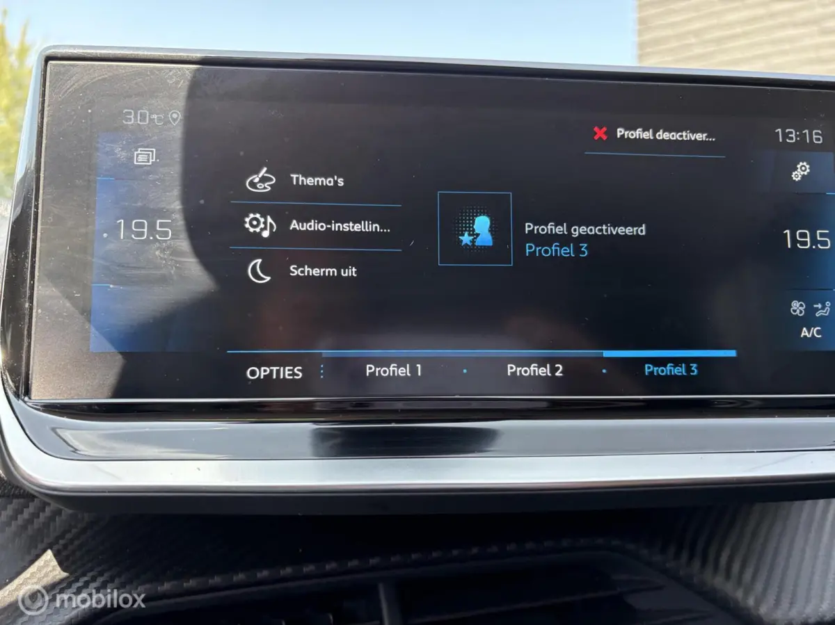 1.2 PureTech 100 Allure Pack navigatie en carplay Led koplampen cruise control Led koplampen