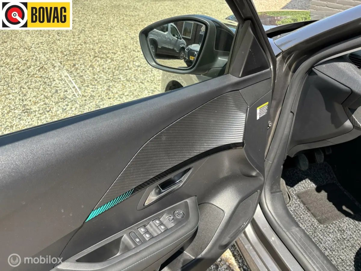 1.2 PureTech 100 Allure Pack navigatie en carplay Led koplampen cruise control Led koplampen