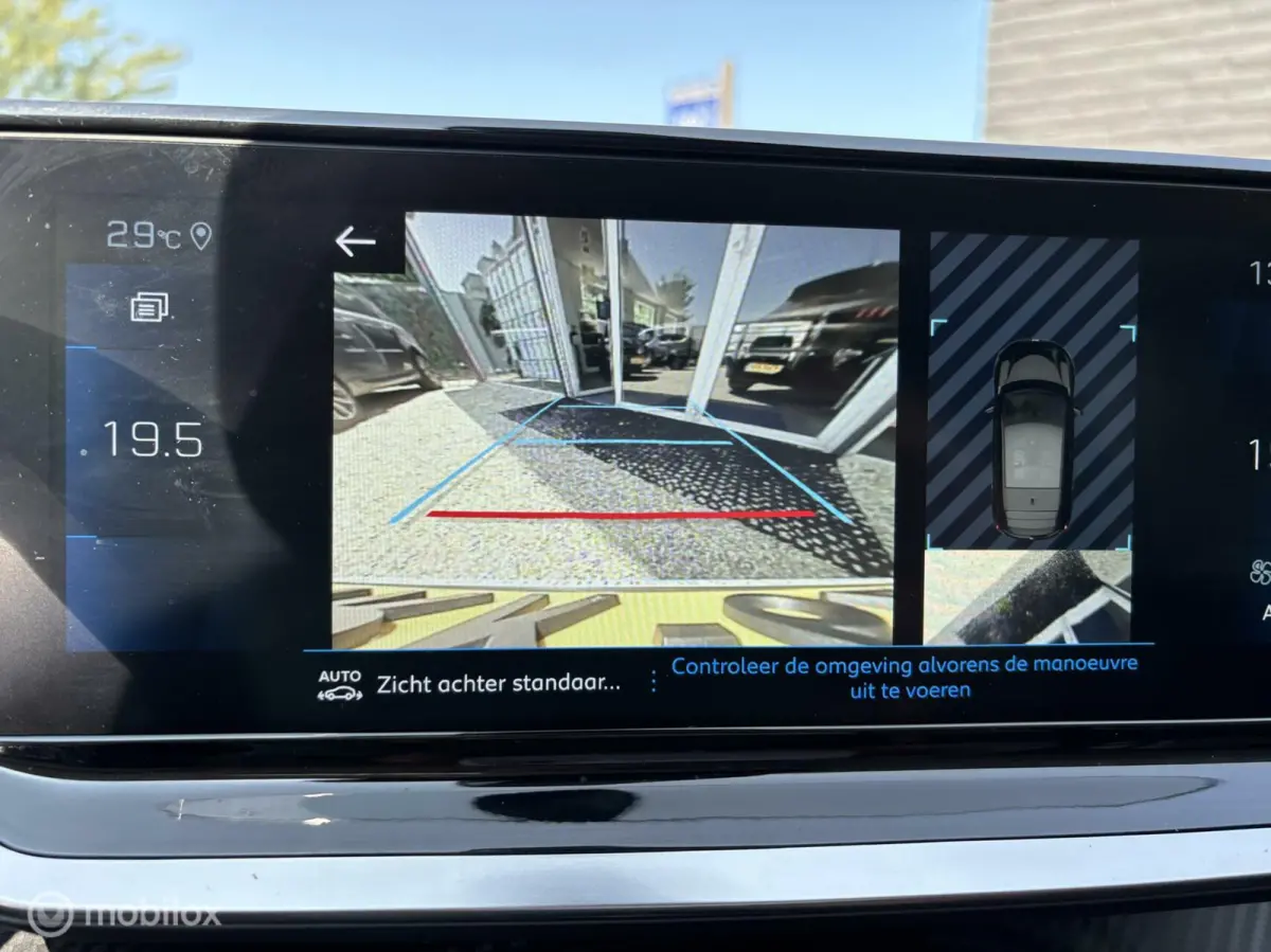 1.2 PureTech 100 Allure Pack navigatie en carplay Led koplampen cruise control Led koplampen