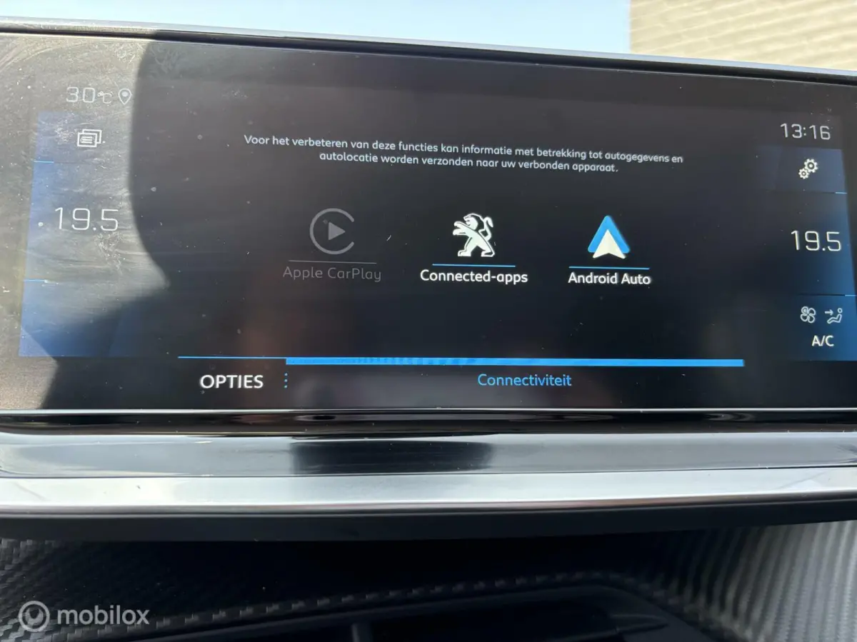 1.2 PureTech 100 Allure Pack navigatie en carplay Led koplampen cruise control Led koplampen