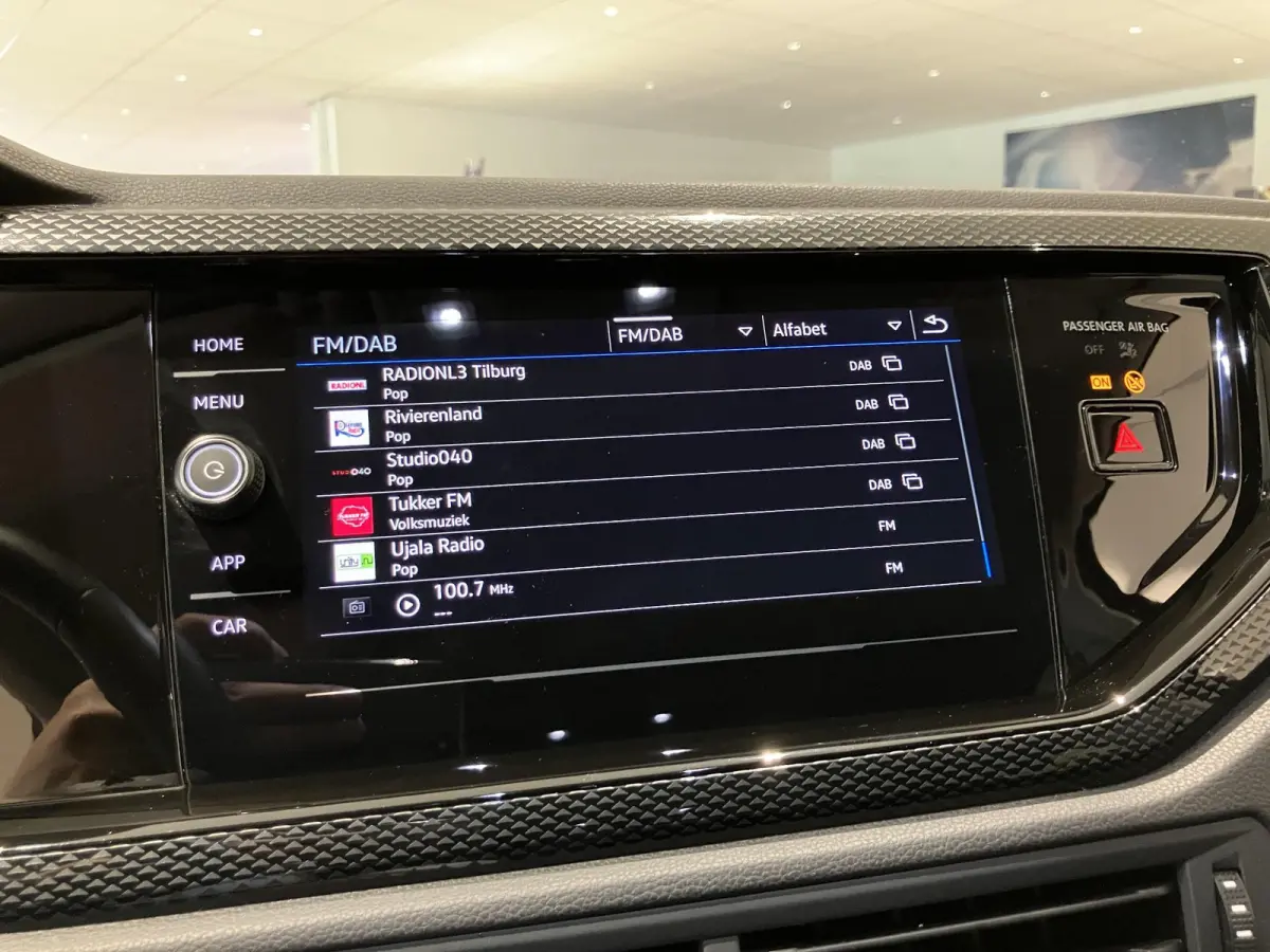 1.0 TSI Life Edition 95 PK Airco | Apple Carplay | Android Auto | Stoelverwarming | Parkeersensoren | Digital Cockpit | Adaptieve Cruise Controle | Lane Assist | Achteruitrijcamera