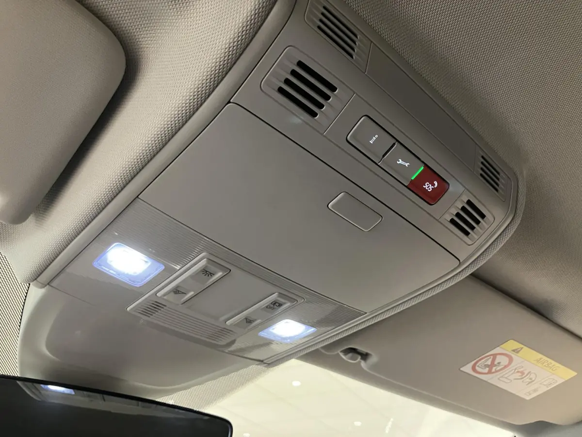 1.0 TSI Life Edition 95 PK Airco | Apple Carplay | Android Auto | Stoelverwarming | Parkeersensoren | Digital Cockpit | Adaptieve Cruise Controle | Lane Assist | Achteruitrijcamera