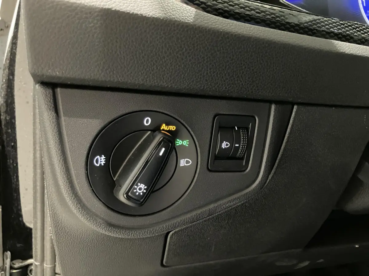 1.0 TSI Life Edition 95 PK Airco | Apple Carplay | Android Auto | Stoelverwarming | Parkeersensoren | Digital Cockpit | Adaptieve Cruise Controle | Lane Assist | Achteruitrijcamera