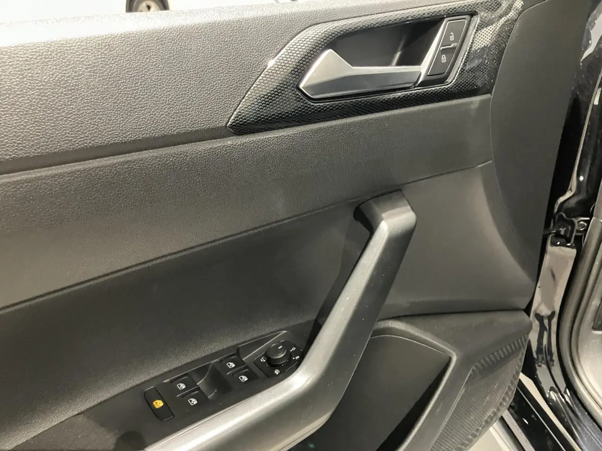 1.0 TSI Life Edition 95 PK Airco | Apple Carplay | Android Auto | Stoelverwarming | Parkeersensoren | Digital Cockpit | Adaptieve Cruise Controle | Lane Assist | Achteruitrijcamera