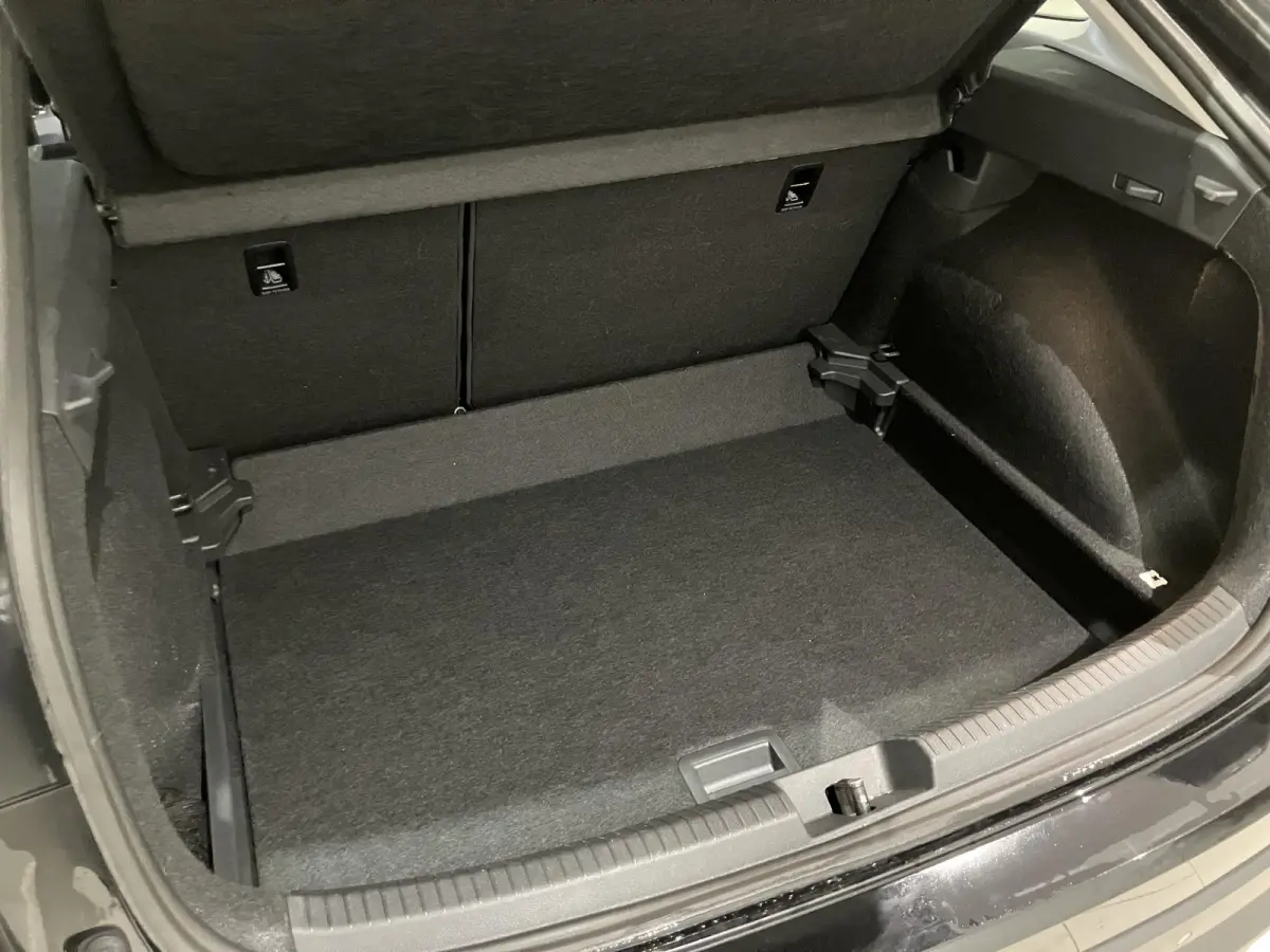 1.0 TSI Life Edition 95 PK Airco | Apple Carplay | Android Auto | Stoelverwarming | Parkeersensoren | Digital Cockpit | Adaptieve Cruise Controle | Lane Assist | Achteruitrijcamera