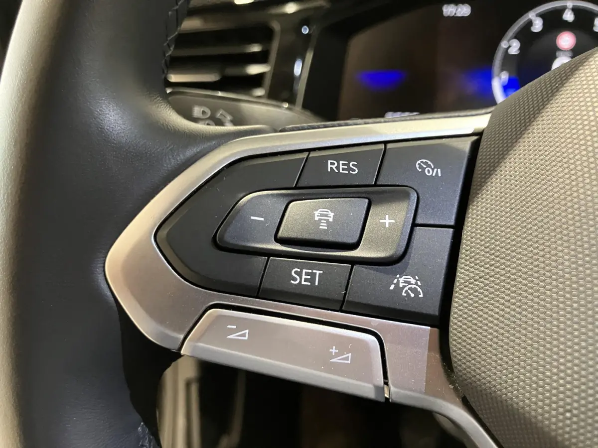 1.0 TSI Life Edition 95 PK Airco | Apple Carplay | Android Auto | Stoelverwarming | Parkeersensoren | Digital Cockpit | Adaptieve Cruise Controle | Lane Assist | Achteruitrijcamera