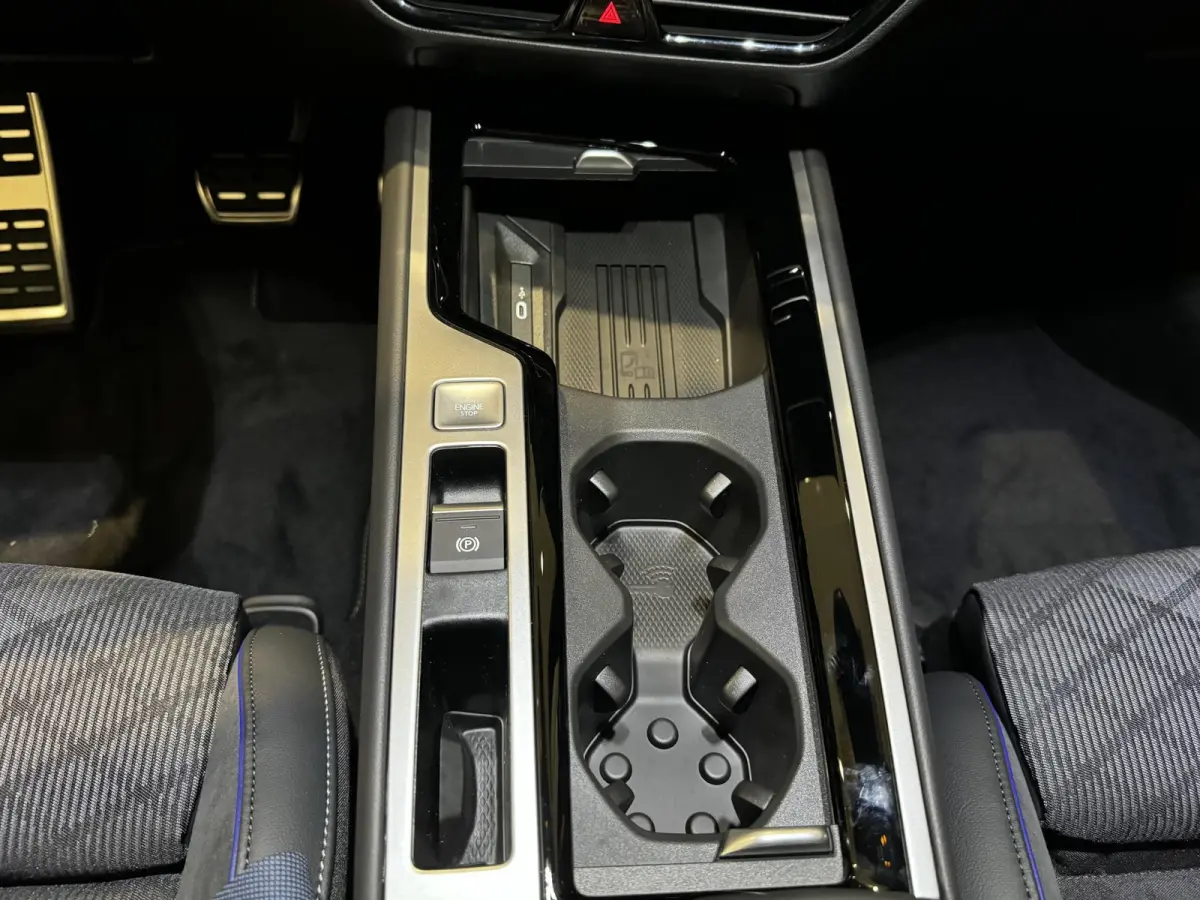 1.5 eTSI R-Line Edition 150PK | Fysieke voorraad auto | Automaat | Direct leverbaar | Assistance Pakket Plus | Black Style Pakket | Comfort Pakket Plus | Navigatie | Harman Kardon