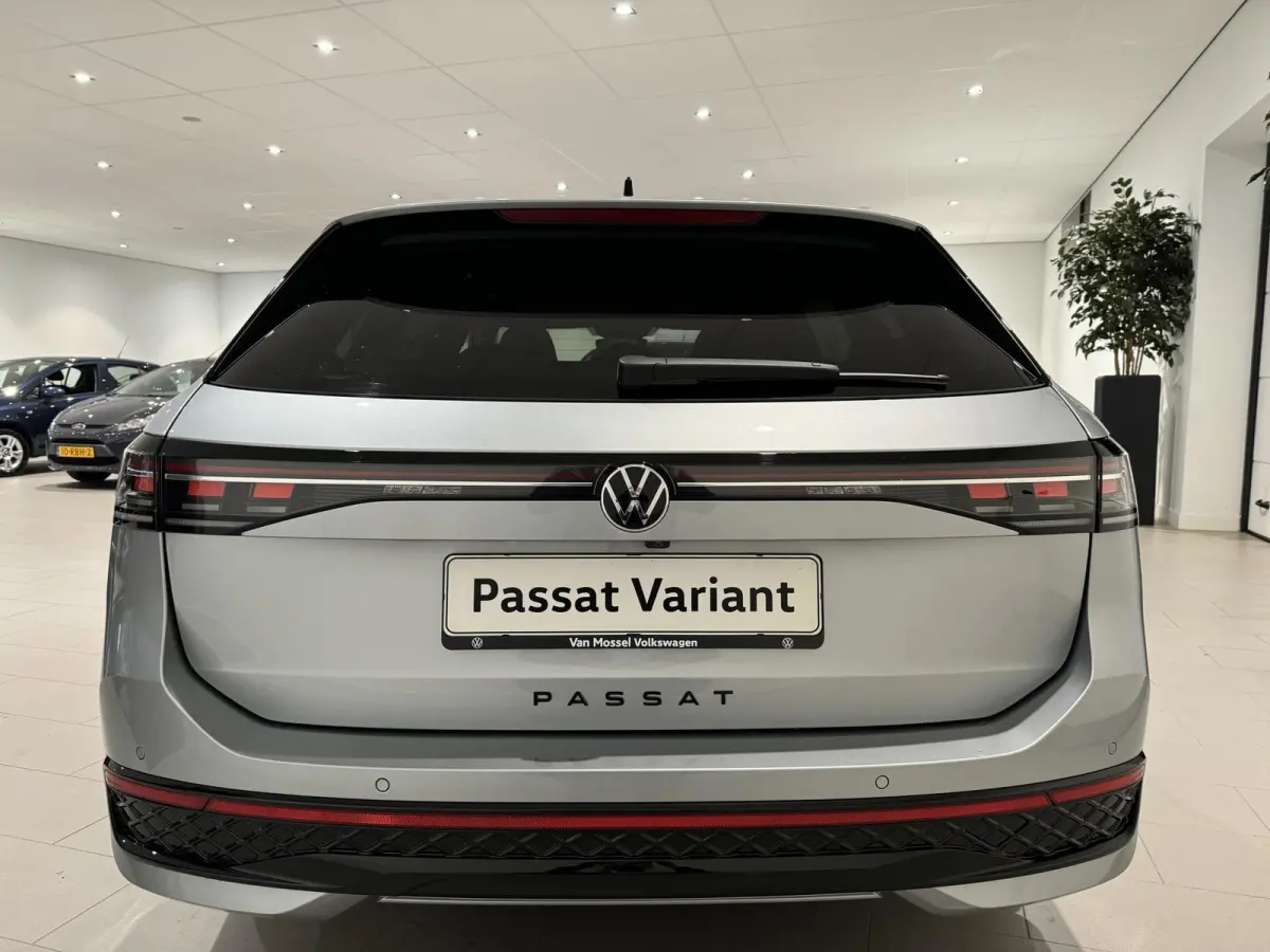 1.5 eTSI R-Line Edition 150PK | Fysieke voorraad auto | Automaat | Direct leverbaar | Assistance Pakket Plus | Black Style Pakket | Comfort Pakket Plus | Navigatie | Harman Kardon