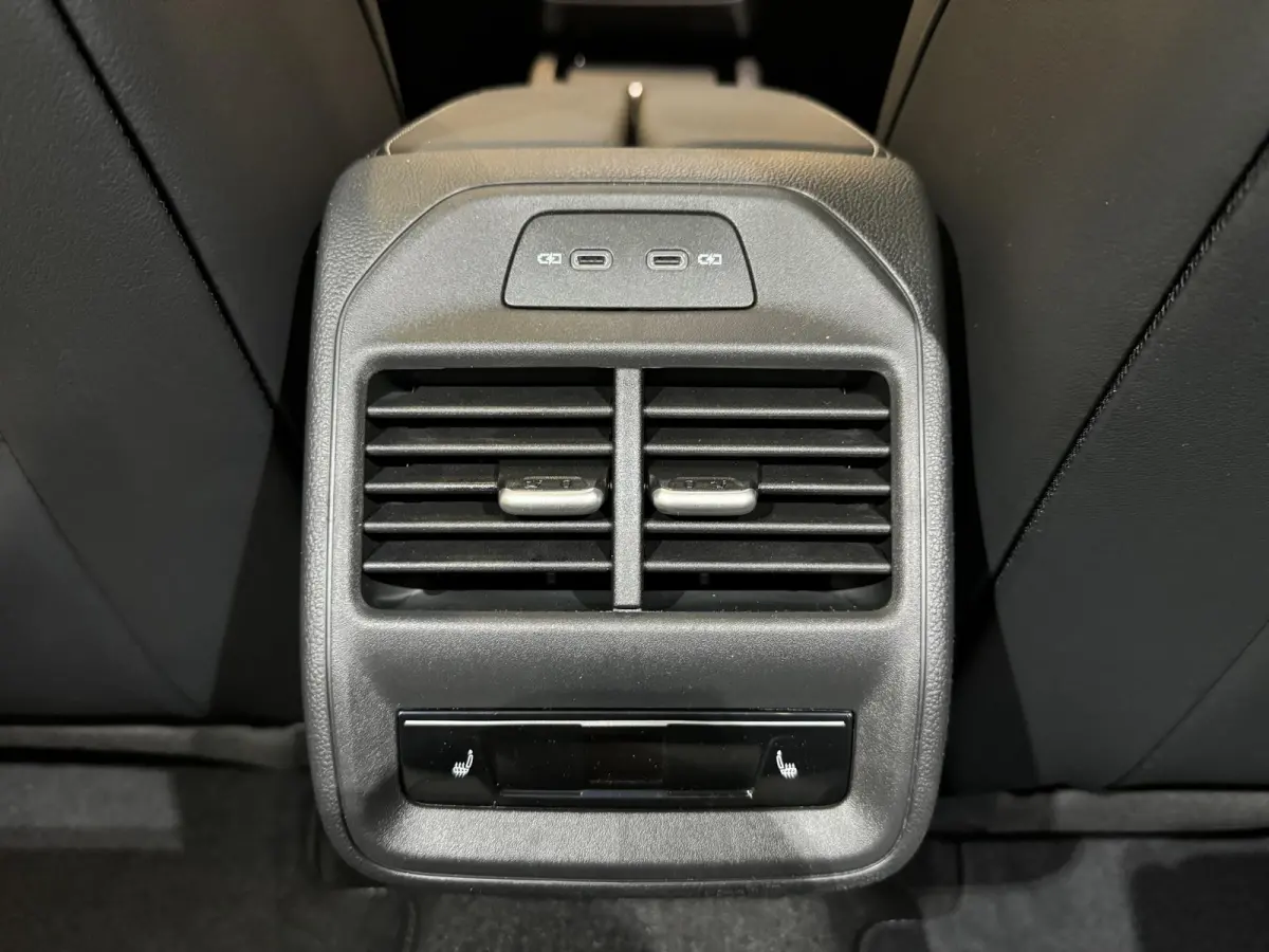 1.5 eTSI R-Line Edition 150PK | Fysieke voorraad auto | Automaat | Direct leverbaar | Assistance Pakket Plus | Black Style Pakket | Comfort Pakket Plus | Navigatie | Harman Kardon