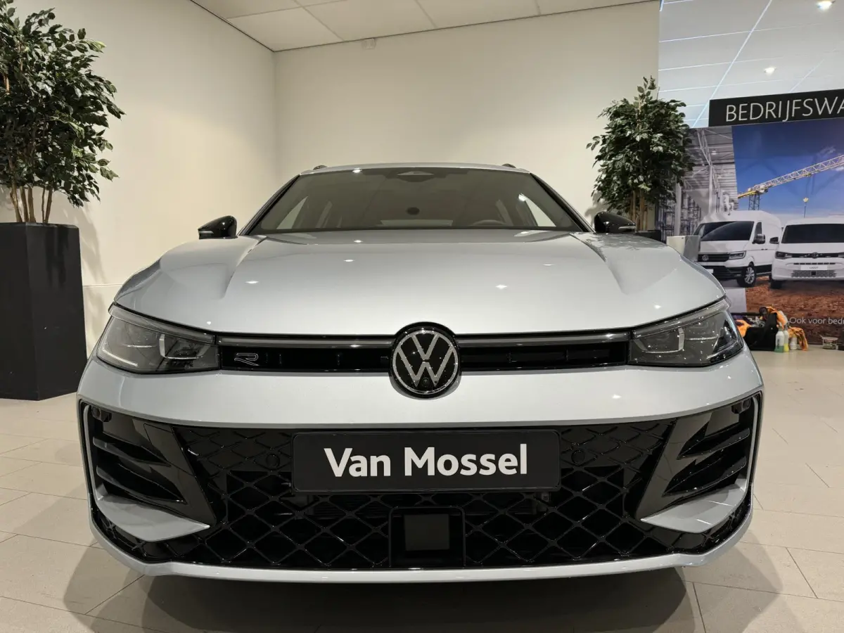 1.5 eTSI R-Line Edition 150PK | Fysieke voorraad auto | Automaat | Direct leverbaar | Assistance Pakket Plus | Black Style Pakket | Comfort Pakket Plus | Navigatie | Harman Kardon