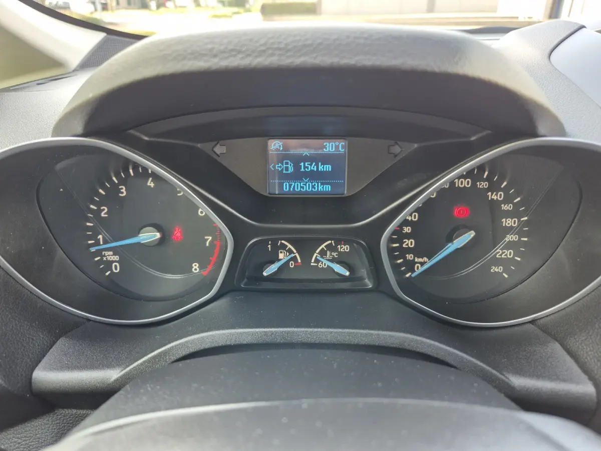 1.0 Ambiente Airco,cruise,stoelverwarming,voorraam/stuurverwarming,parkeersensoren achter,
