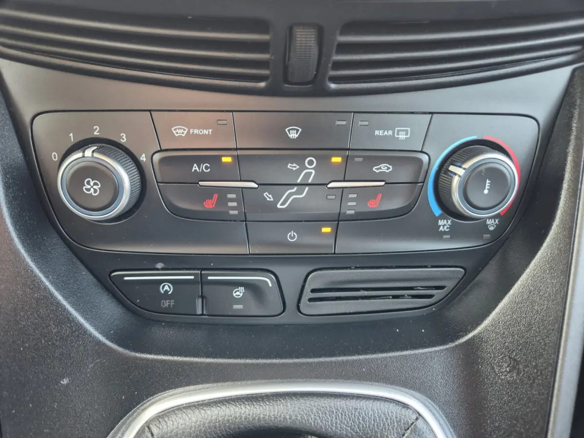 1.0 Ambiente Airco,cruise,stoelverwarming,voorraam/stuurverwarming,parkeersensoren achter,