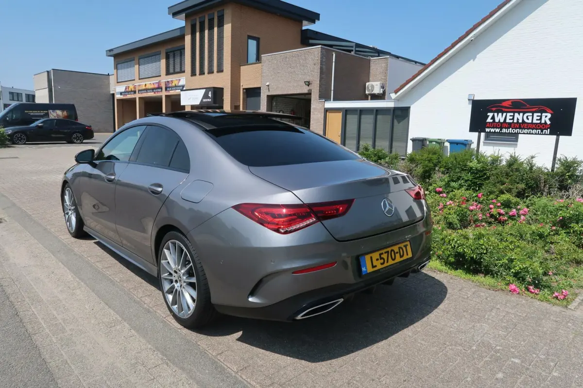 250 AMG-NIGHT 225pk PANORAMADAK|SFEERVERLICHTING|360CAMERA|BURMESTER|DEALER ONDERHOUDEN