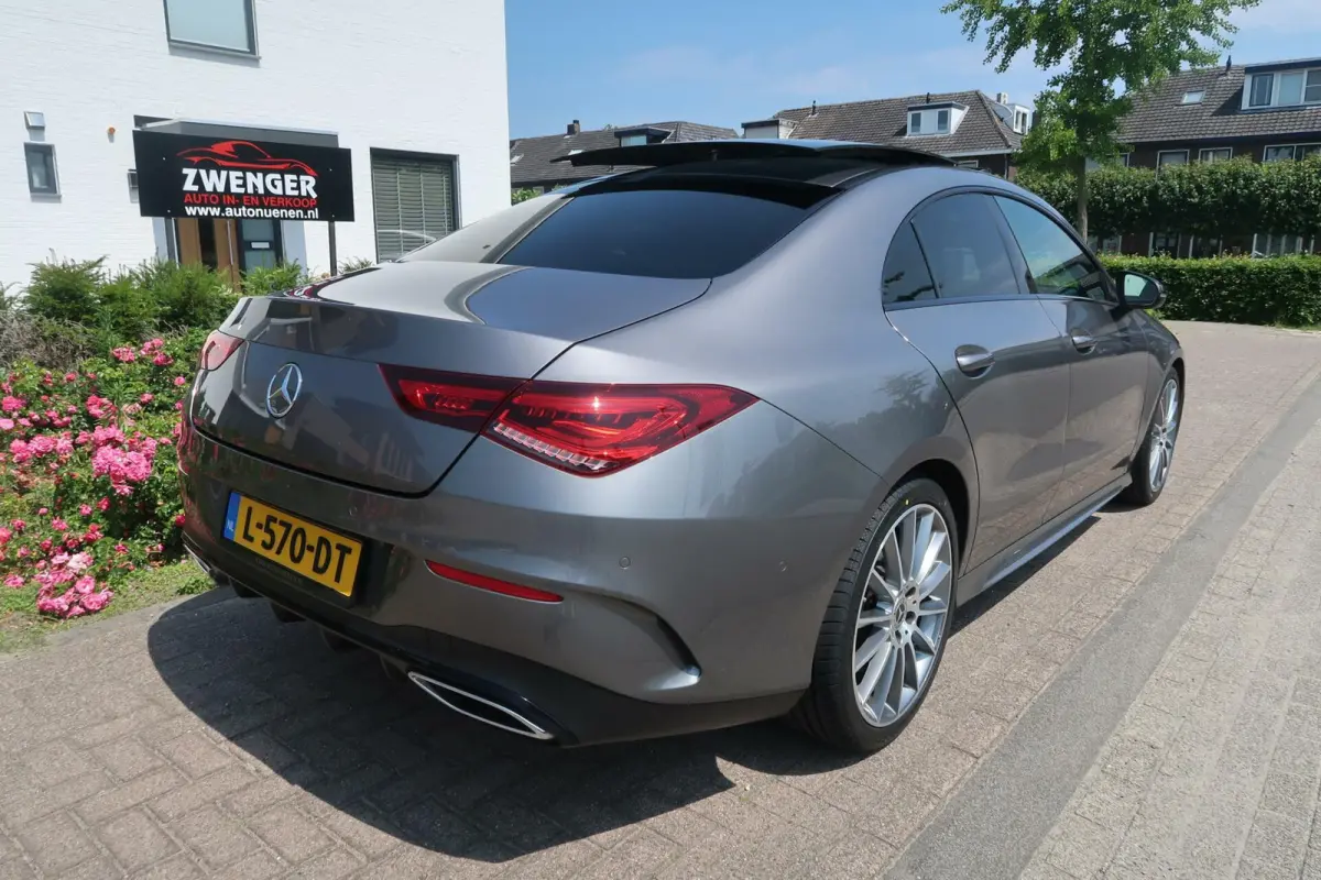 250 AMG-NIGHT 225pk PANORAMADAK|SFEERVERLICHTING|360CAMERA|BURMESTER|DEALER ONDERHOUDEN