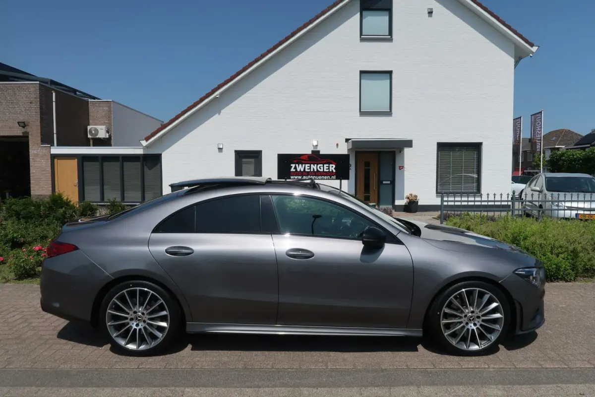 250 AMG-NIGHT 225pk PANORAMADAK|SFEERVERLICHTING|360CAMERA|BURMESTER|DEALER ONDERHOUDEN