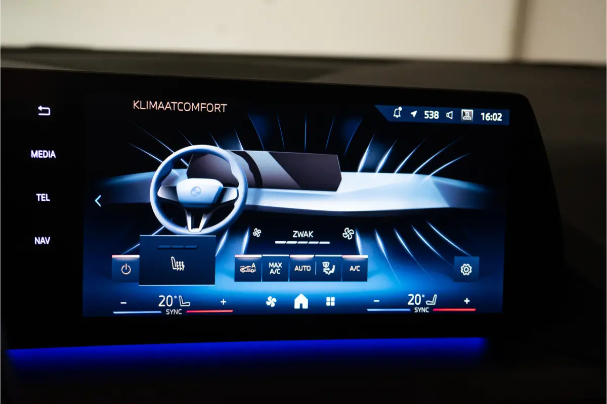 120 Sport Premium 157PK | Facelift | Laser | Carplay | Comfort | Fabrieksgarantie