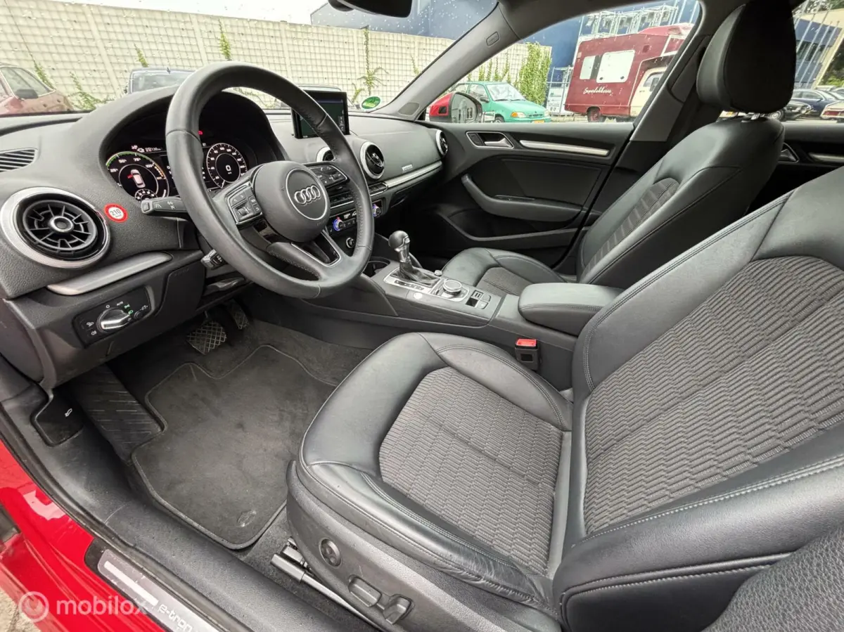 40 e-tron Advance Sport / Bovag-garantie.