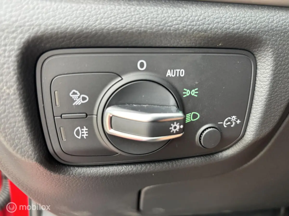 40 e-tron Advance Sport / Bovag-garantie.