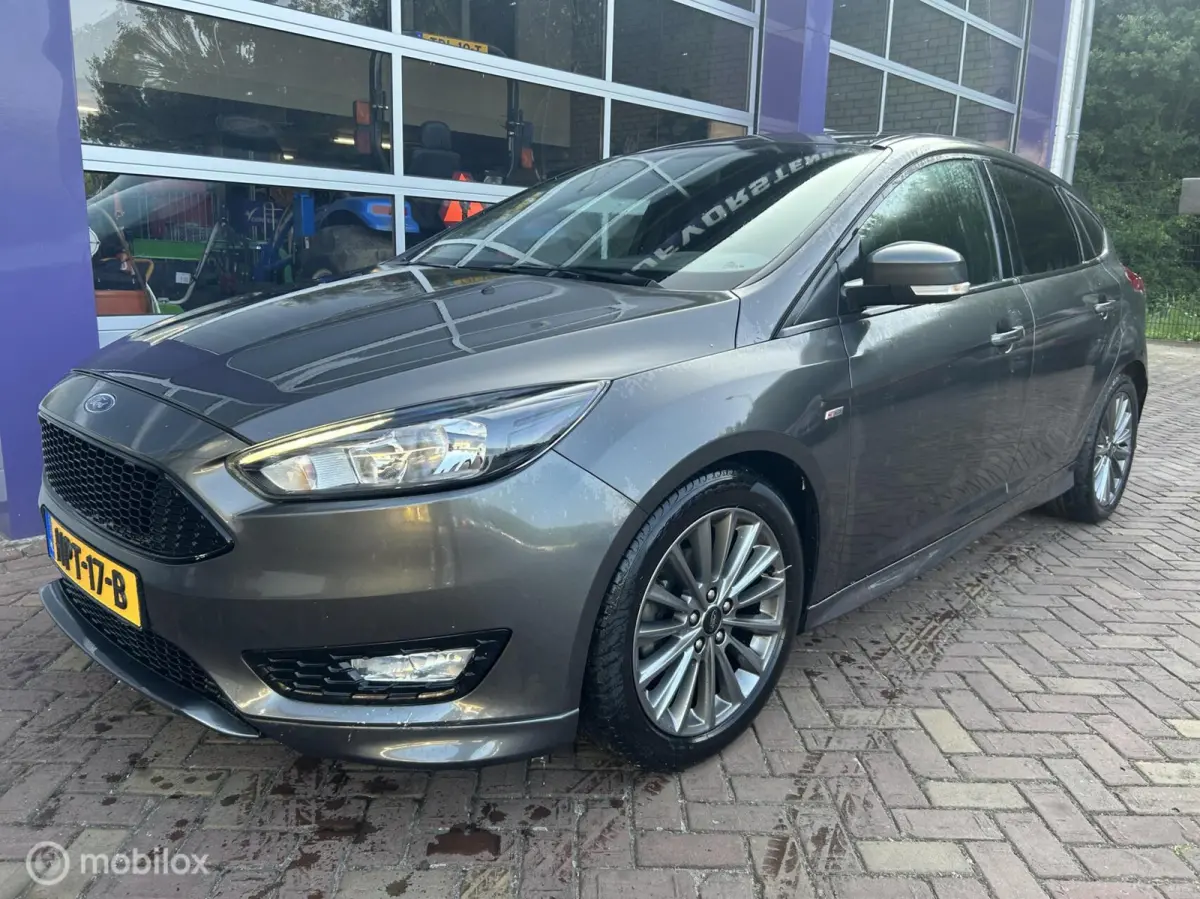 1.0 ST-Line * AIRCO * LM VELGEN * A-SPOILER *