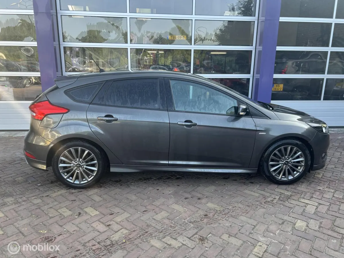 1.0 ST-Line * AIRCO * LM VELGEN * A-SPOILER *