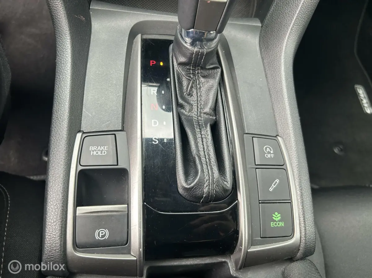 1.0 i-VTEC Executive * NAVI * AIRCO * PANODAK *