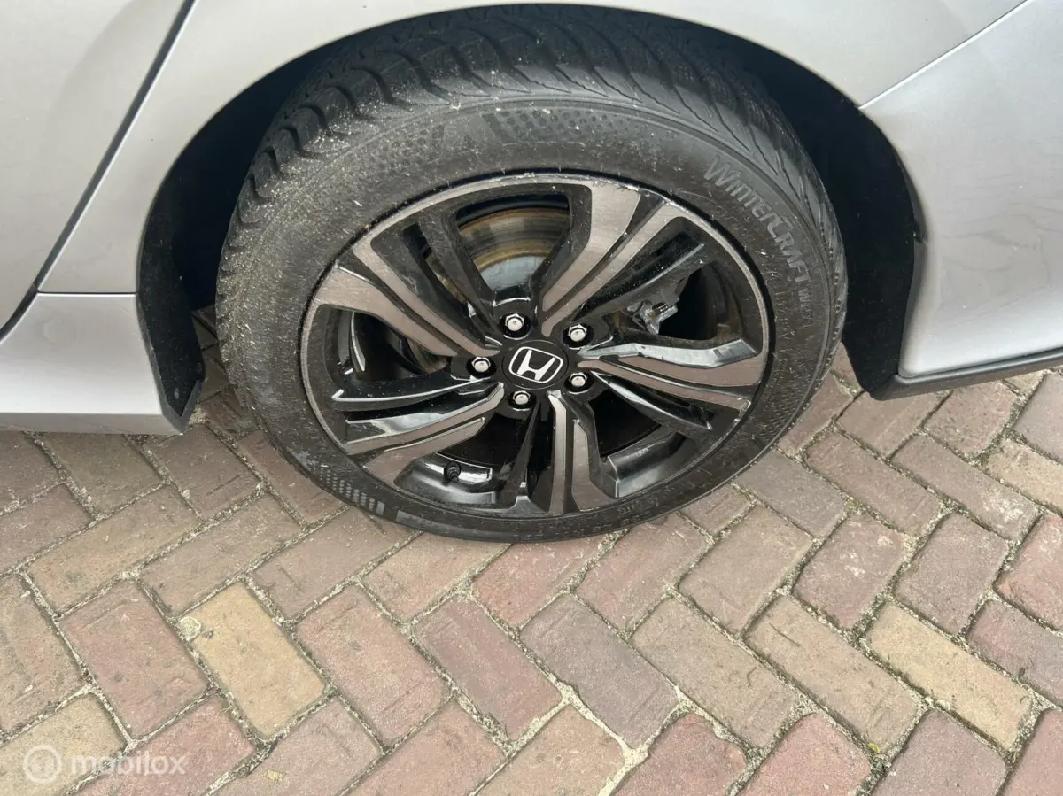 1.0 i-VTEC Executive * NAVI * AIRCO * PANODAK *