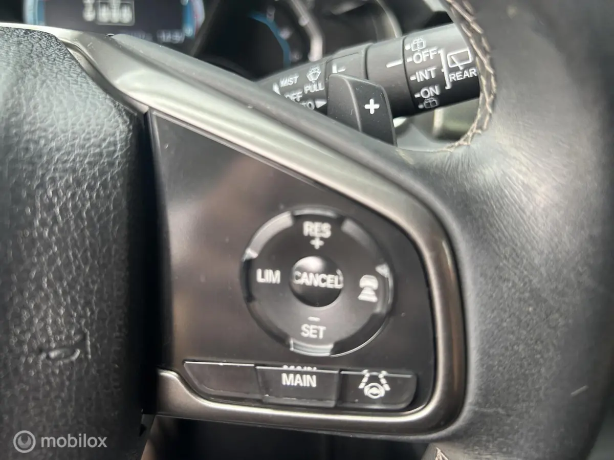 1.0 i-VTEC Executive * NAVI * AIRCO * PANODAK *