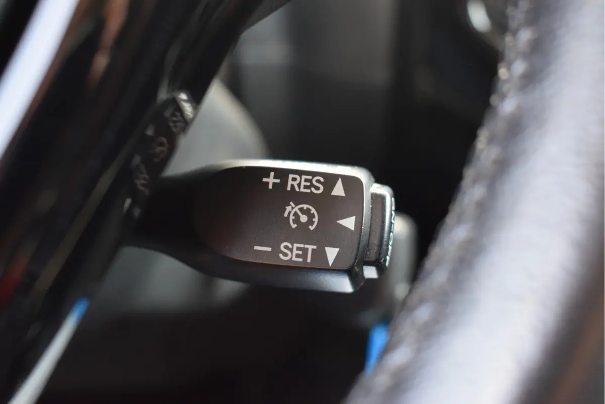 1.0 VTi Feel | Airco | NL-Auto | 5-deurs | Bluetooth