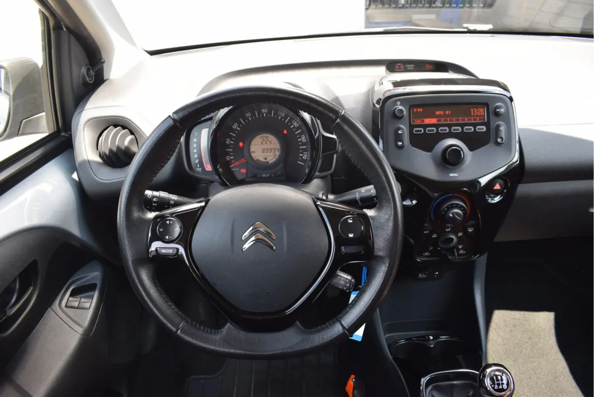 1.0 VTi Feel | Airco | NL-Auto | 5-deurs | Bluetooth