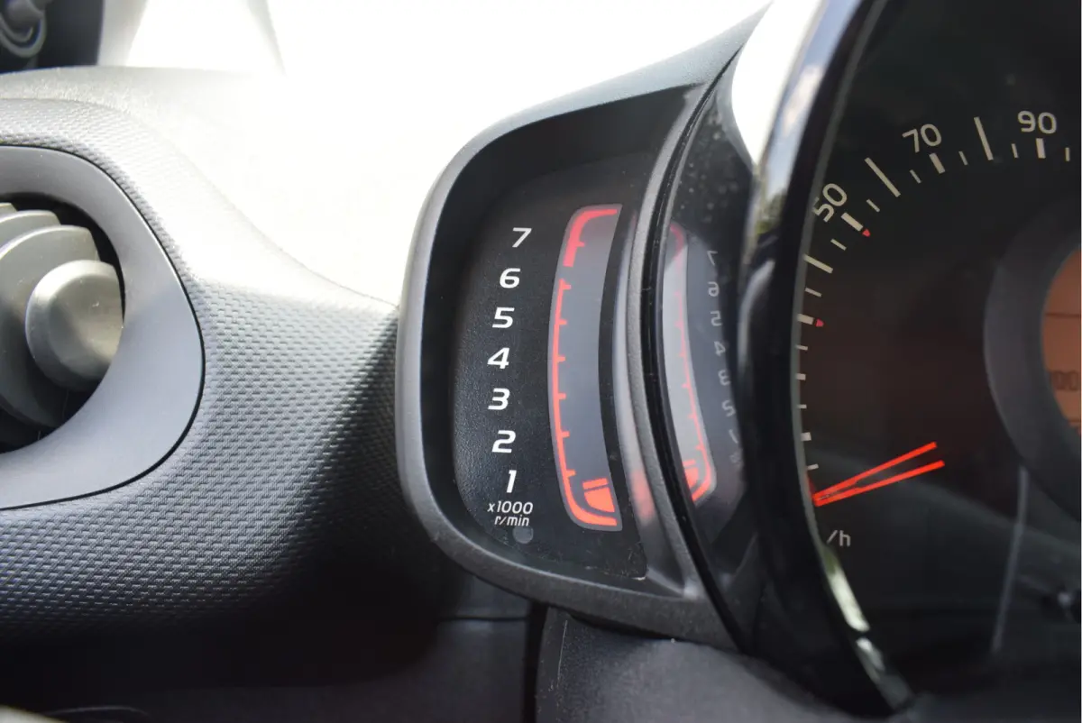 1.0 VTi Feel | Airco | NL-Auto | 5-deurs | Bluetooth